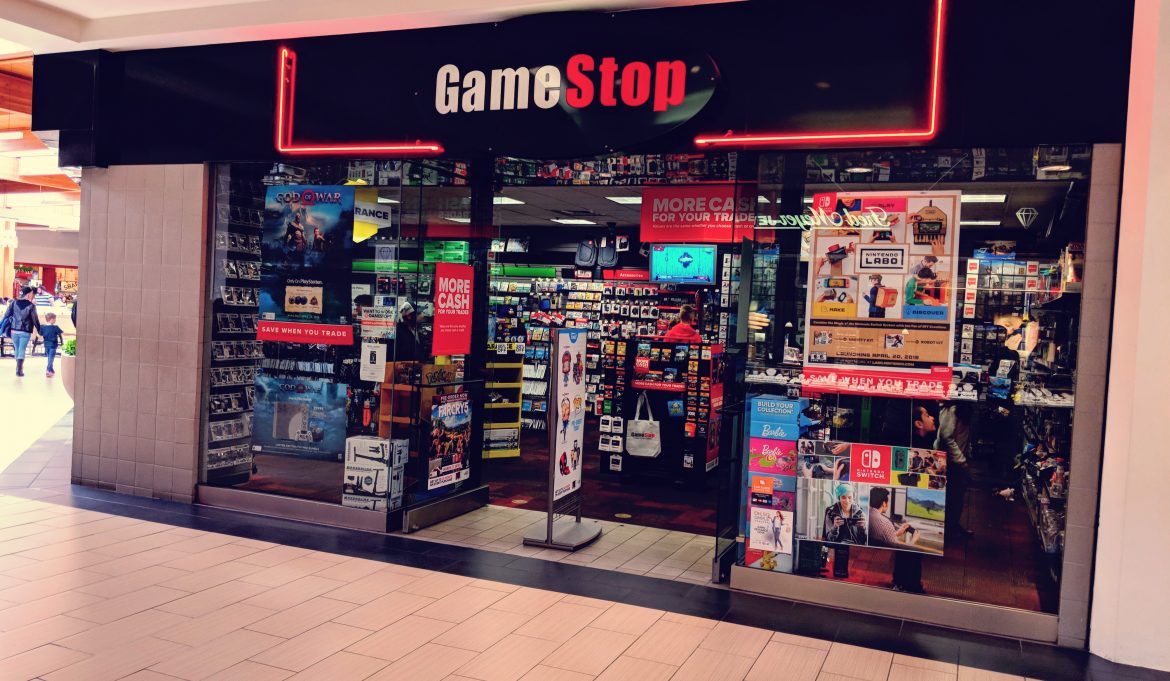 Can This Struggling Retailer Continue to Pay a 10% Yield?