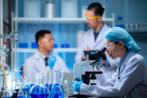 Image of scientists working in a lab