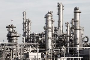 Image of an oil and gas refinery industrial plant, symbolizing Enbridge