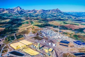 Image of tar sands oil refinery, Alberta, Canada