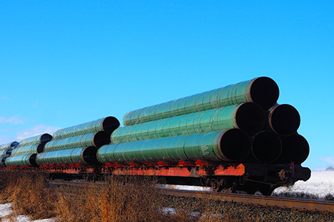Large Diameter Pipes on Railcars