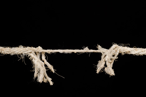 Image of a rope about to snap